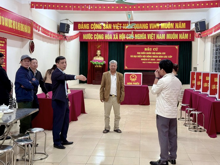 Phường Dương Nội kiểm tra đồng loạt 22 khu vực bỏ phiếu, siết chặt khâu chuẩn bị trước ngày bầu cử