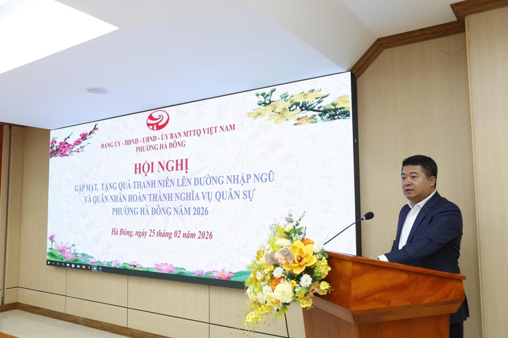 Phường Hà Đông dâng hương, động viên thanh niên lên đường nhập ngũ đầu Xuân Bính Ngọ 2026