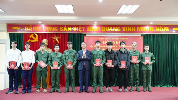 Phường Yên Nghĩa gặp mặt, động viên thanh niên lên đường nhập ngũ năm 2026