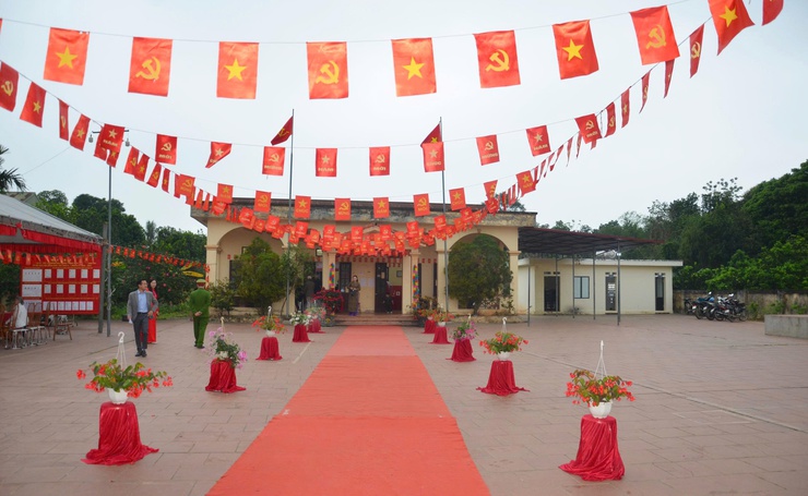 Phường Tùng Thiện đạt 99,90% cử tri tham gia bầu cử, nhiều khu vực hoàn thành 100% trước 19h