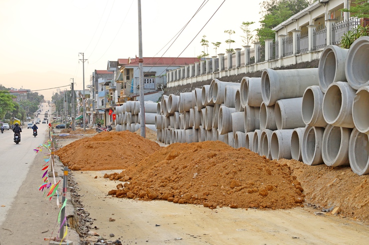 Phường Tùng Thiện: Siết tiến độ hai tuyến tỉnh lộ 413, 414, yêu cầu tháo gỡ dứt điểm vướng mắc mặt bằng