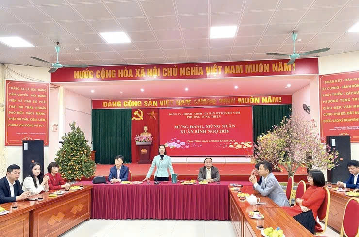 Phường Tùng Thiện tạo khí thế mới đầu Xuân Bính Ngọ 2026, quyết tâm tăng tốc thực hiện nhiệm vụ năm mới
