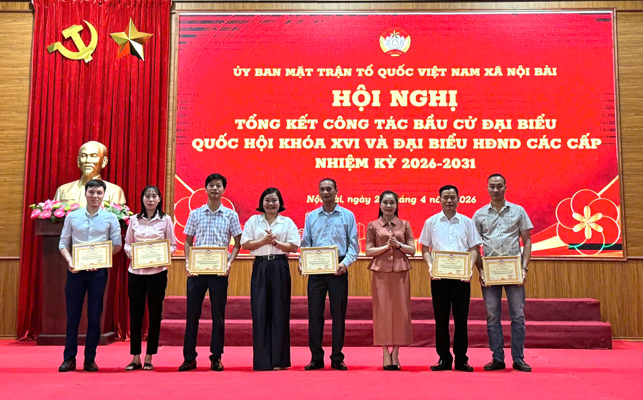 Ủy ban Mặt trận Tổ quốc xã Nội Bài biểu dương, khen thưởng 06 tập thể, 35 cá nhân có thành tích xuất sắc trong công tác bầu cử