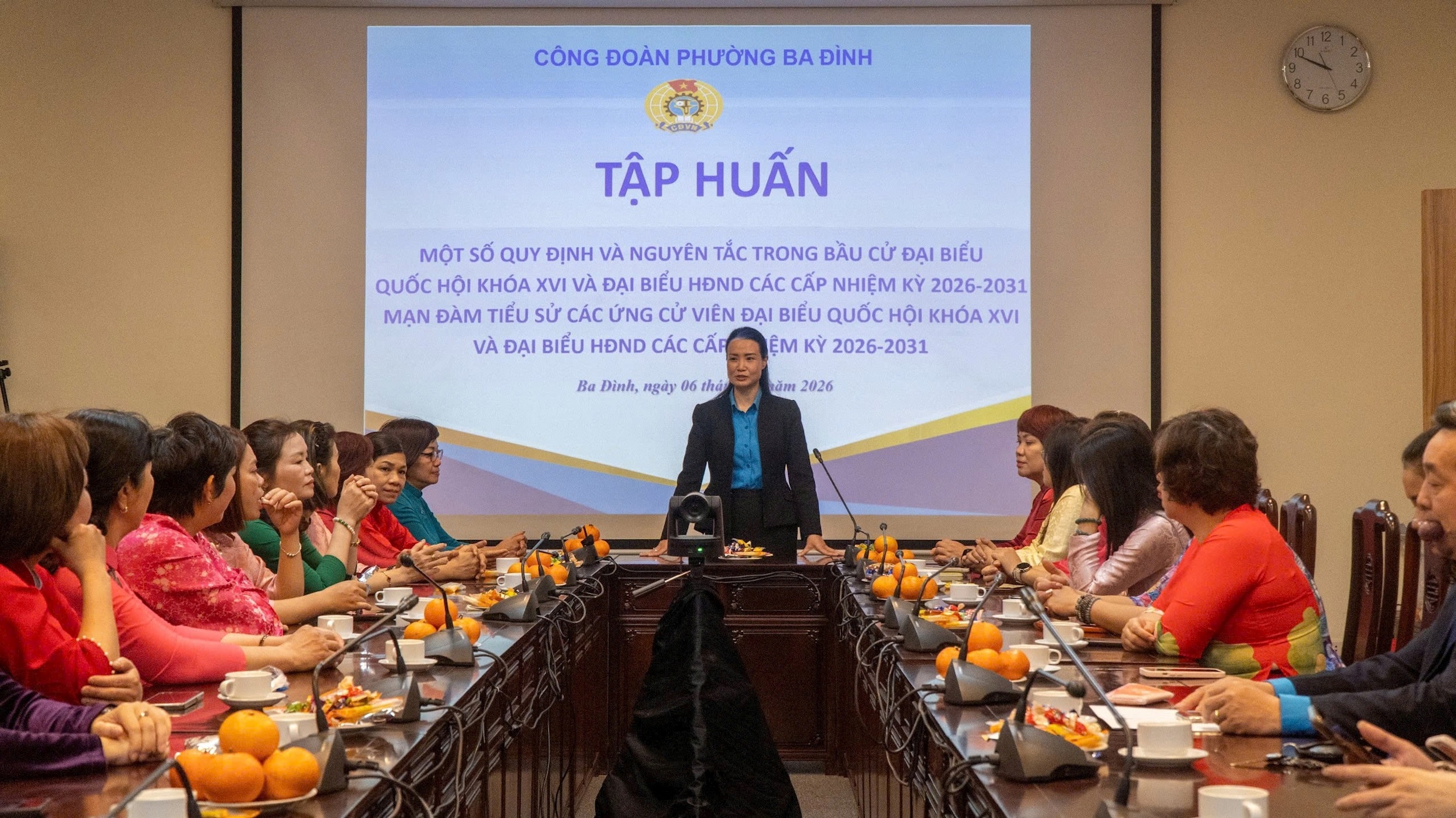 Công đoàn phường Ba Đình biểu dương nữ đoàn viên tiêu biểu, lan tỏa phong trào “Giỏi việc nước - Đảm việc nhà”
