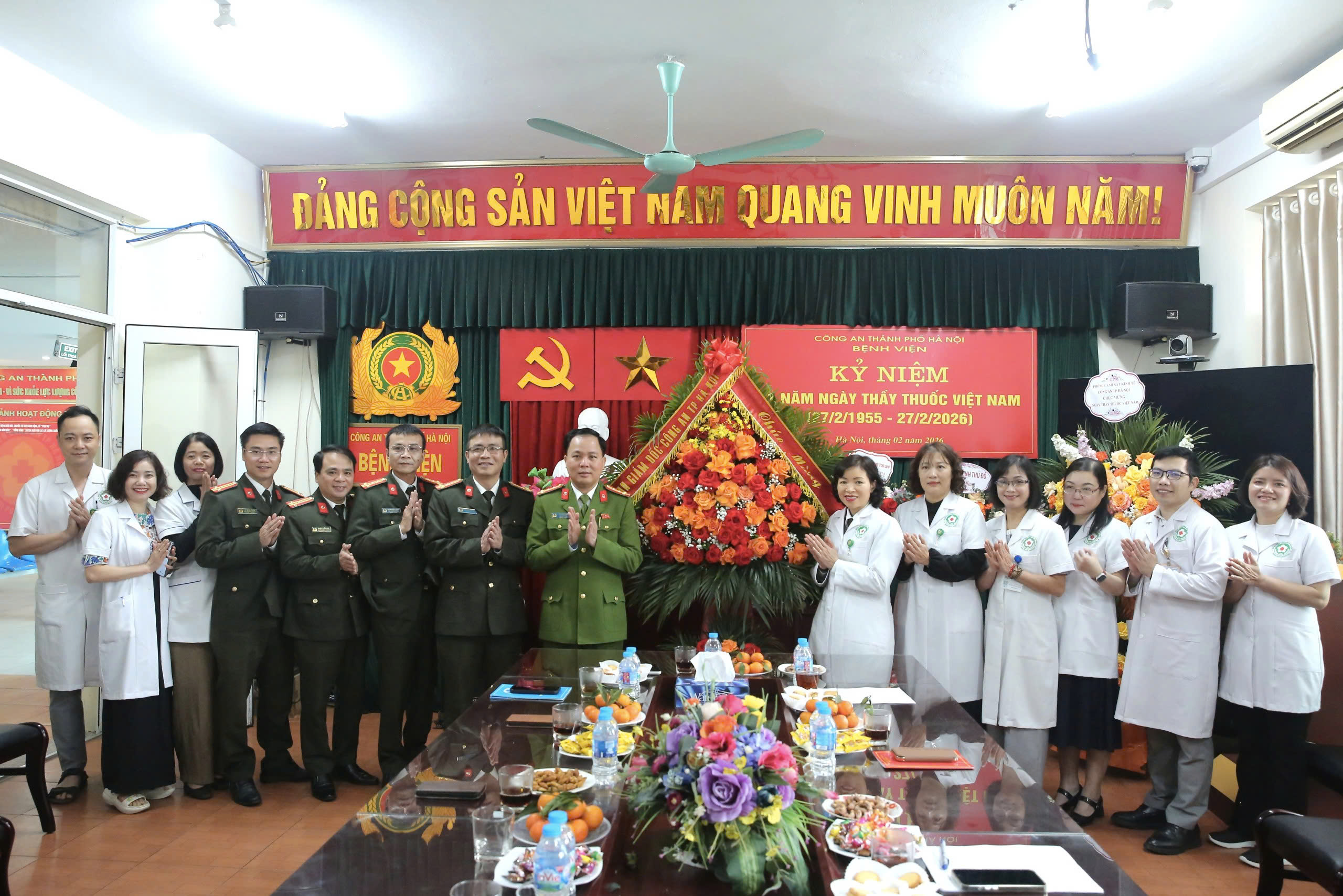 Lãnh đạo Công an thành phố Hà Nội tri ân đội ngũ “chiến sĩ áo trắng” Bệnh viện Công an thành phố nhân Ngày Thầy thuốc Việt Nam