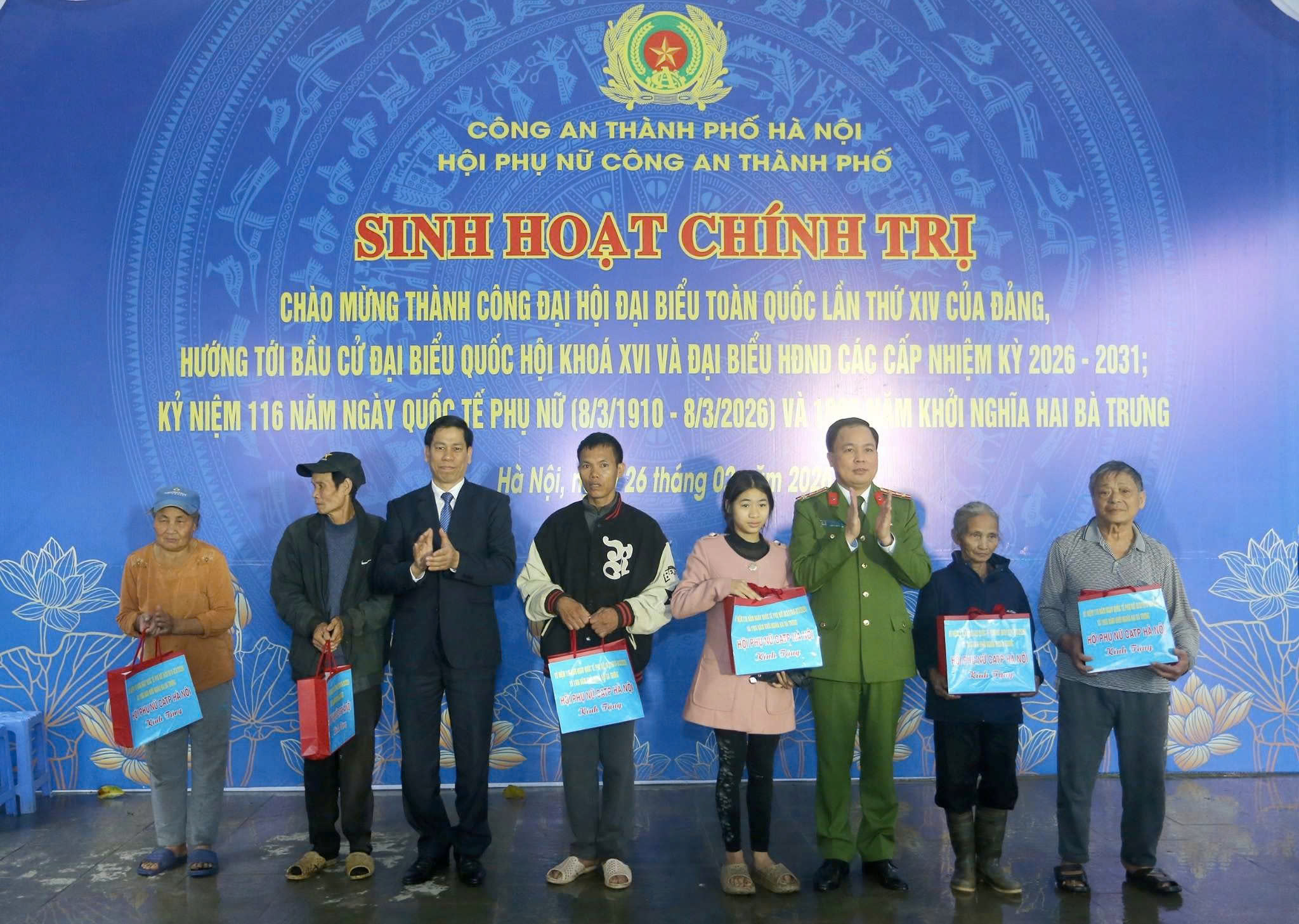 Phụ nữ Công an Thủ đô sinh hoạt chính trị tại Khu di tích Bác Hồ, phát động “Tết trồng cây” đầu Xuân Bính Ngọ 2026