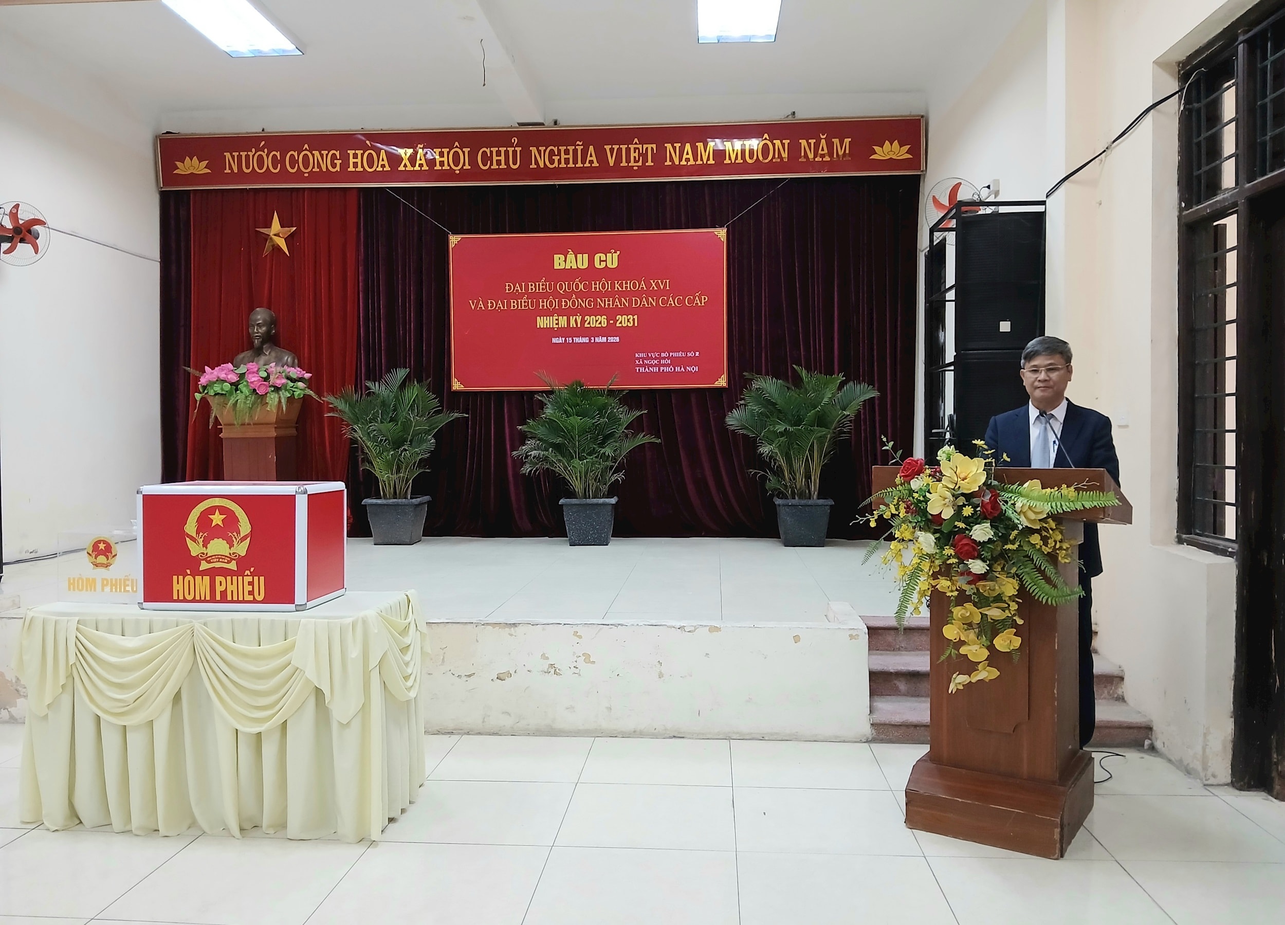 Khu vực bỏ phiếu số 2 xã Ngọc Hồi trang trọng khai mạc, cử tri nô nức thực hiện quyền công dân