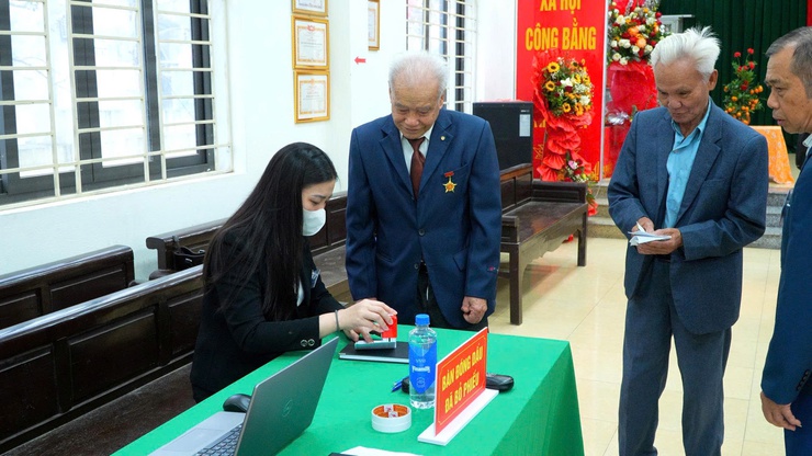 Xã Dân Hòa: Tỷ lệ cử tri đi bầu đạt hơn 94% vào đầu giờ chiều, không khí ngày hội tiếp tục lan tỏa sôi nổi