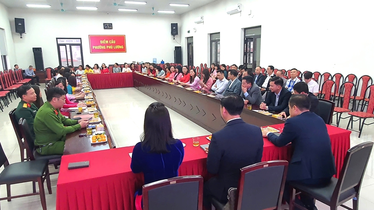Phường Phú Lương tôn vinh vai trò phụ nữ, lan tỏa khí thế thi đua nhân dịp 8-3