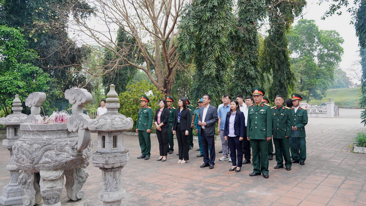 Xã Yên Lãng dâng hương tri ân, khơi dậy khí thế trước ngày bầu cử 15-3-2026