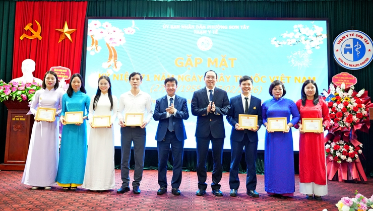 Trạm Y tế phường Sơn Tây nâng cao chất lượng chăm sóc sức khỏe nhân dân, đẩy mạnh chuyển đổi số y tế cơ sở