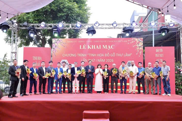 Xã Thư Lâm khai mạc “Tinh hoa đồ gỗ Thư Lâm lần thứ I”, lan tỏa giá trị làng nghề Thiết Úng