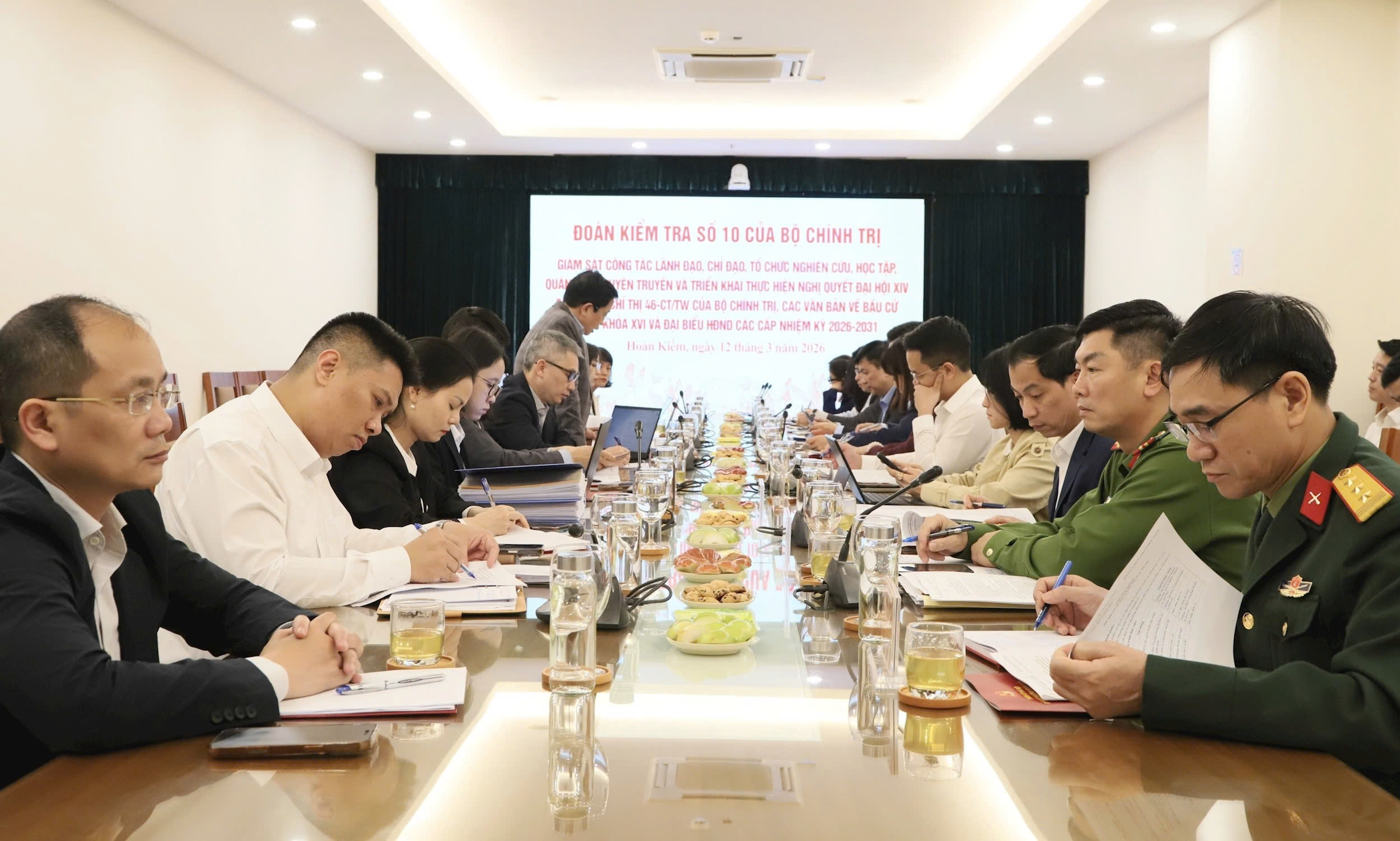 Phường Hoàn Kiếm được đánh giá cao trong triển khai nghị quyết và chuẩn bị bầu cử