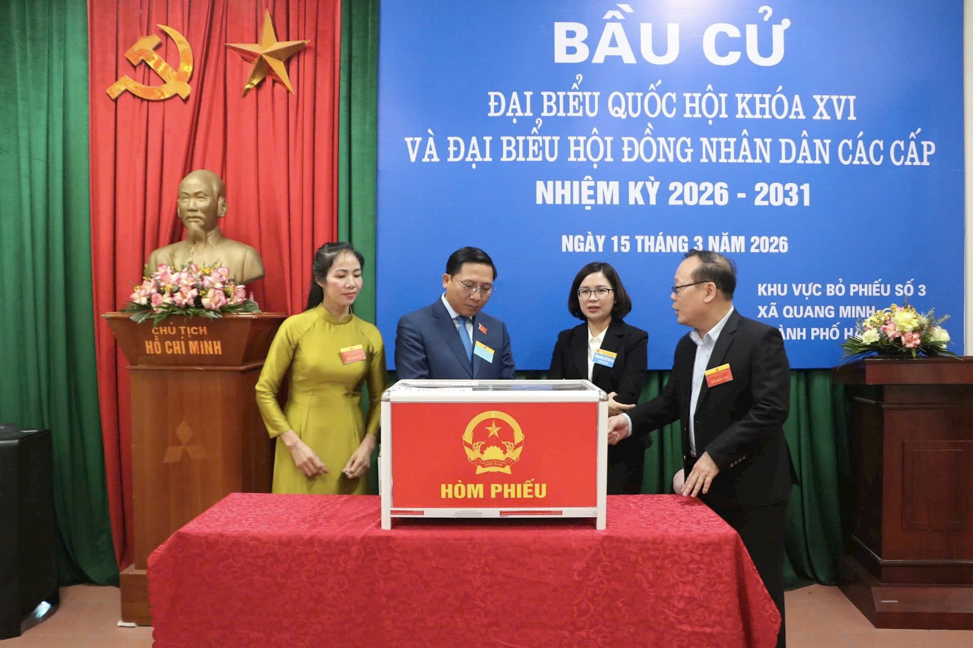 Xã Quang Minh: Lãnh đạo trực tiếp kiểm tra, động viên cử tri trong Ngày hội toàn dân đi bầu cử 15-3