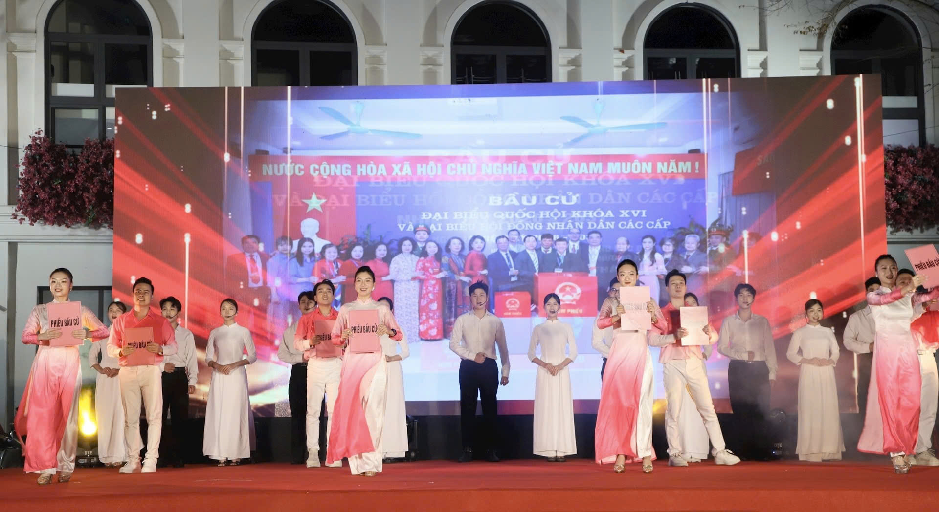 Phường Hoàn Kiếm: Đêm nghệ thuật “Sáng mãi niềm tin” lan tỏa khí thế sau thành công bầu cử