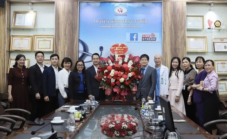 Phường Hoàn Kiếm tri ân đội ngũ thầy thuốc, khẳng định vai trò trung tâm của y tế cơ sở trong chăm sóc sức khỏe nhân dân