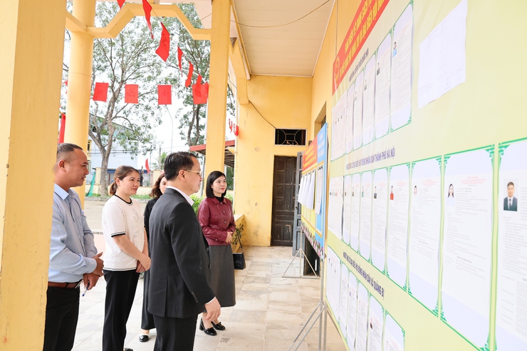 Xã Quảng Bị rà soát từng khâu chuẩn bị bầu cử, bảo đảm các điểm bỏ phiếu vận hành đúng quy định