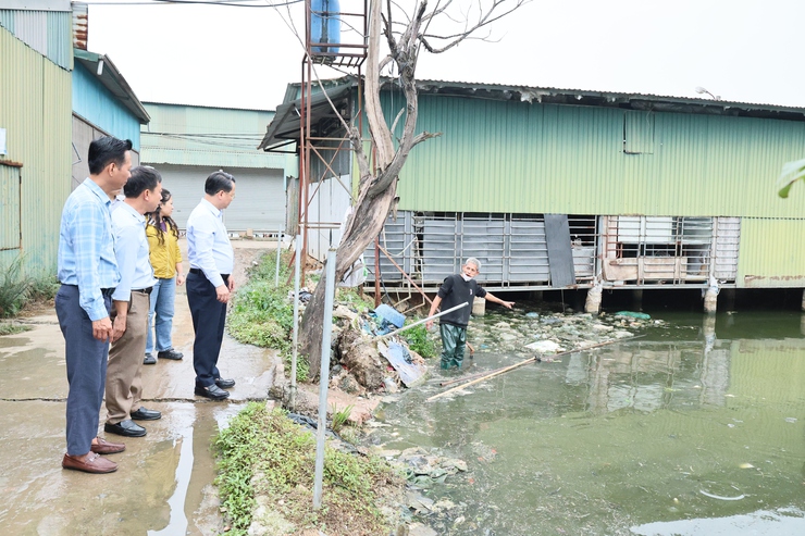 Xã Quảng Bị yêu cầu xử lý dứt điểm ô nhiễm môi trường tại Chợ Tốt Động