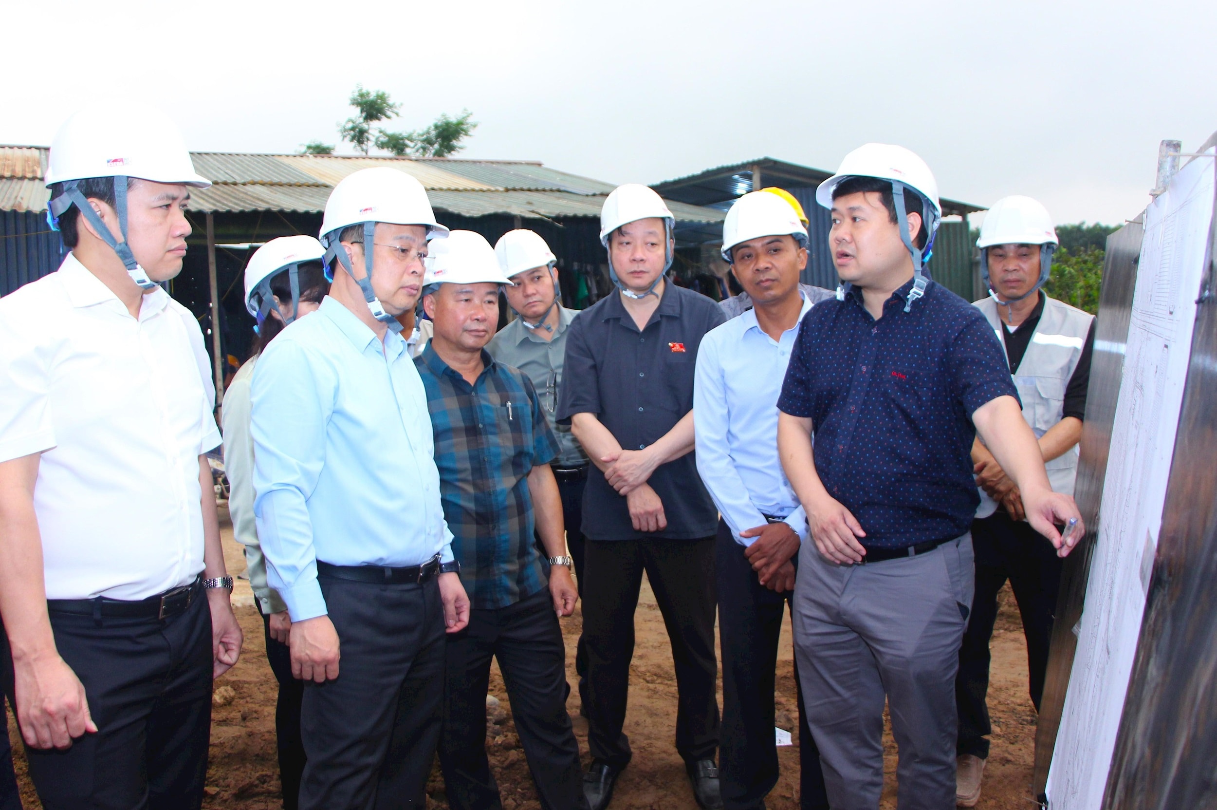 Quyết liệt xử lý “điểm nghẽn” hạ tầng trước mùa mưa bão 2026