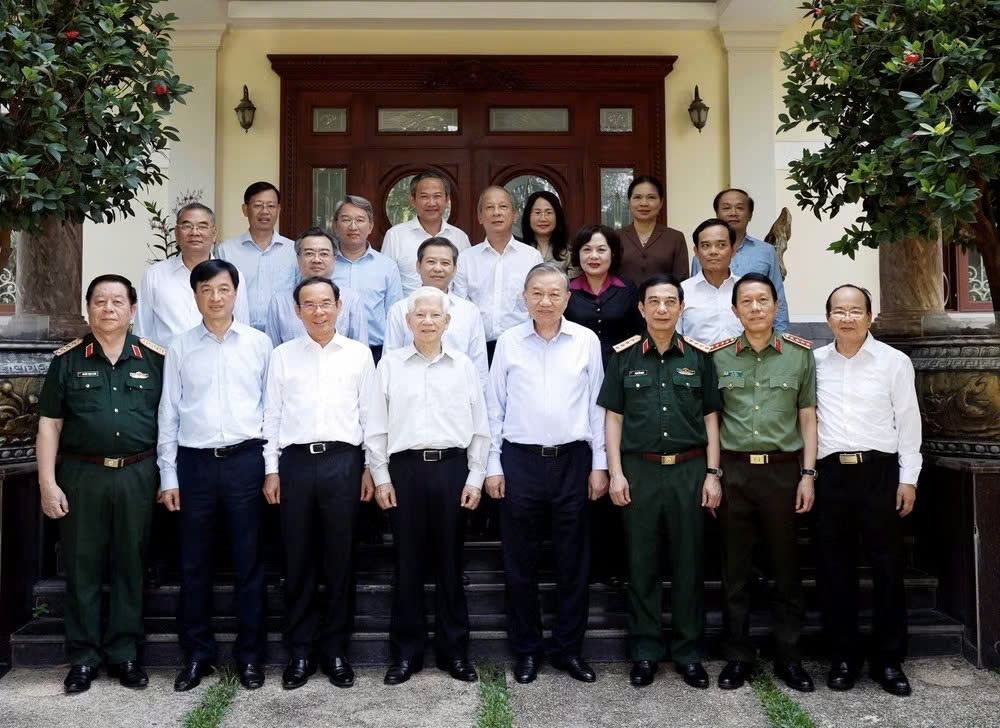 Tổng Bí thư, Chủ tịch nước Tô Lâm thăm các đồng chí nguyên lãnh đạo Đảng, Nhà nước