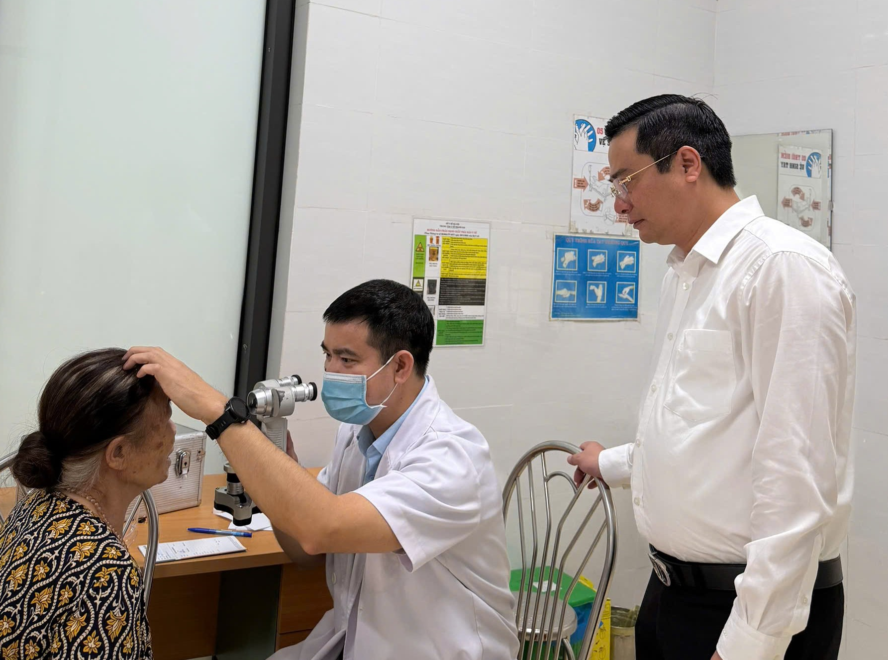 Xã Tam Hưng tổ chức khám, sàng lọc bệnh miễn phí, nâng cao hiệu quả chăm sóc sức khỏe cộng đồng
