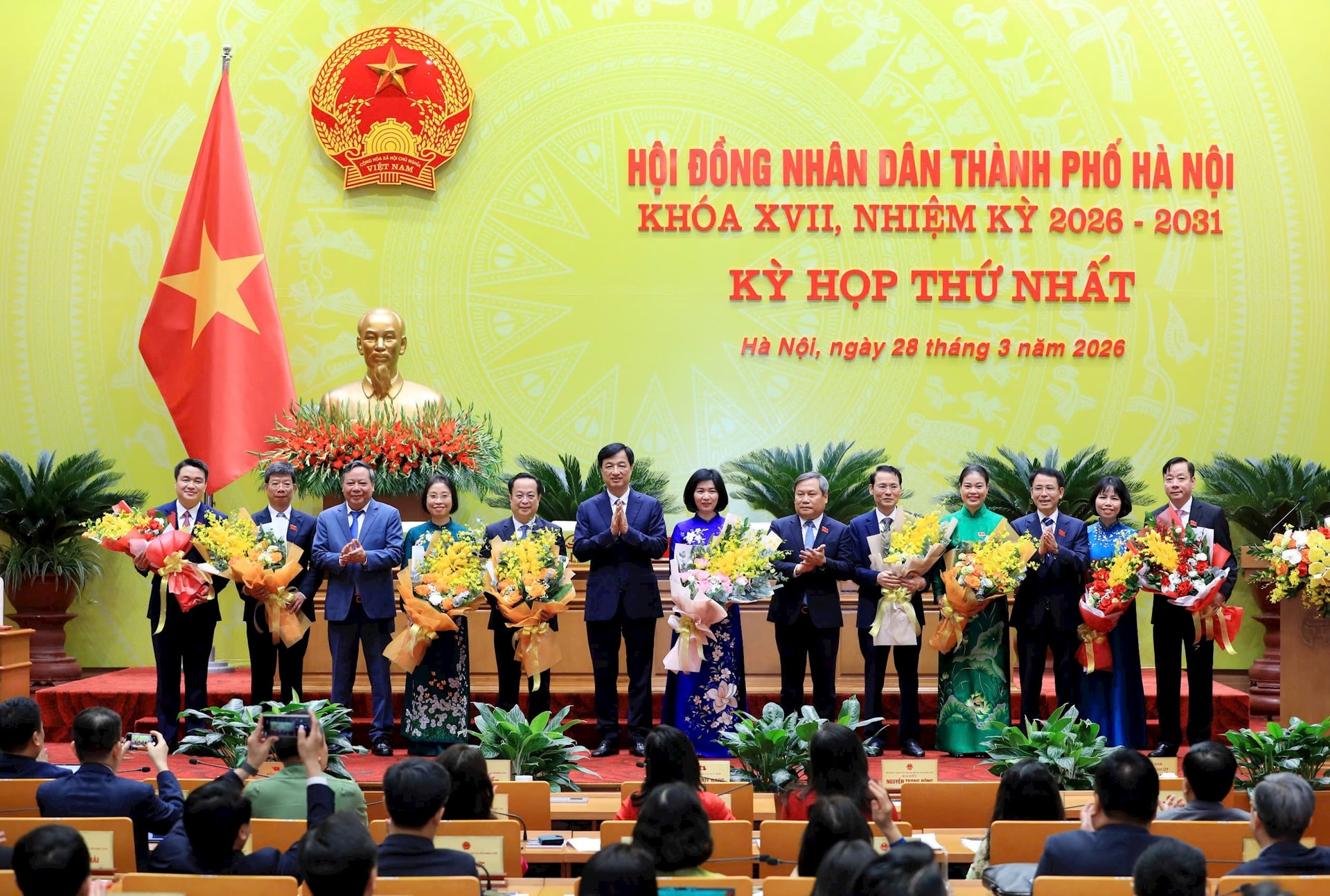 Ủy ban Thường vụ Quốc hội phê chuẩn kết quả bầu Chủ tịch, Phó Chủ tịch HĐND thành phố Hà Nội