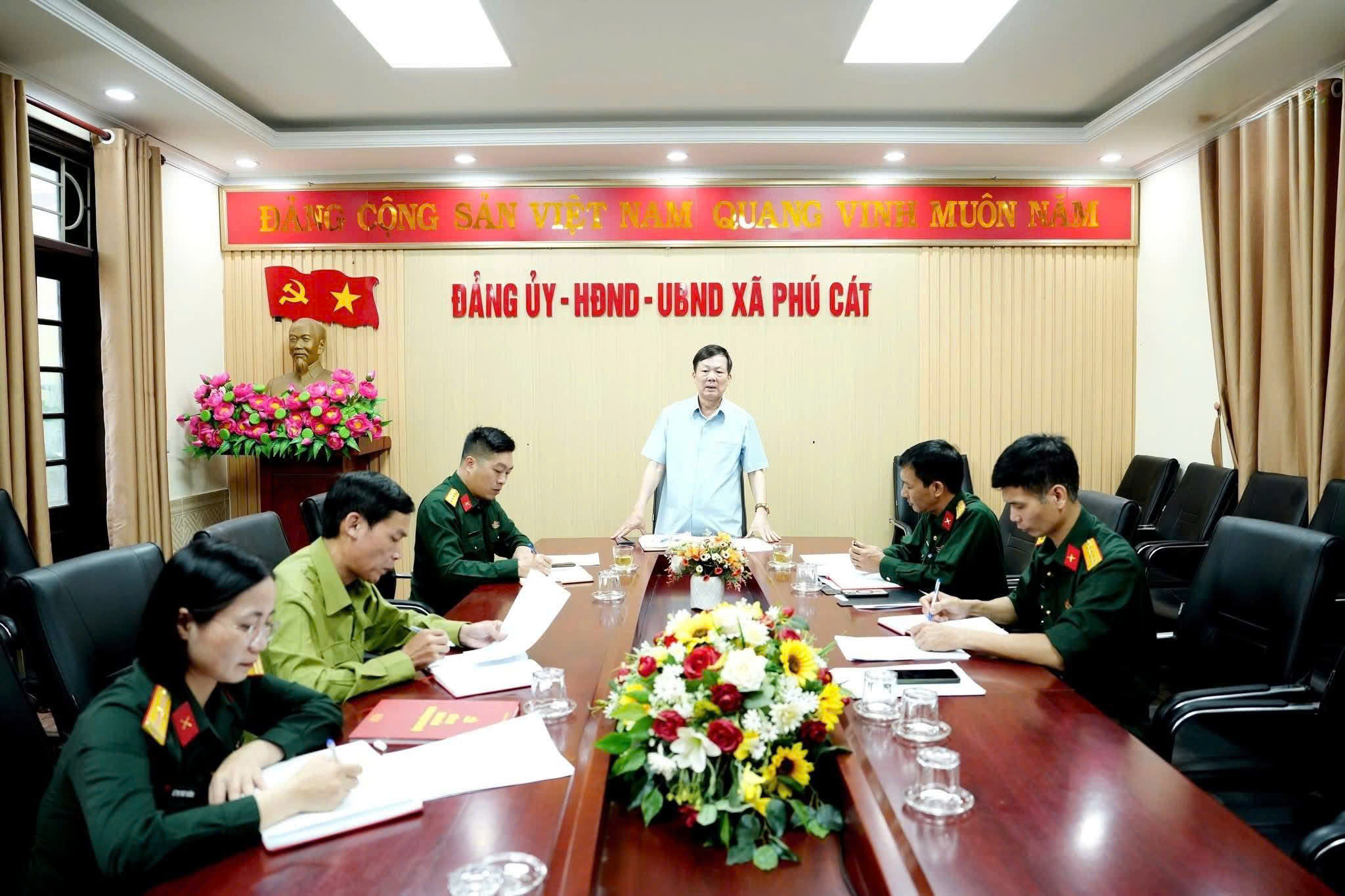 Chi bộ Quân sự xã Phú Cát: Siết chặt kỷ luật công vụ, nâng cao năng lực lãnh đạo từ sinh hoạt chi bộ