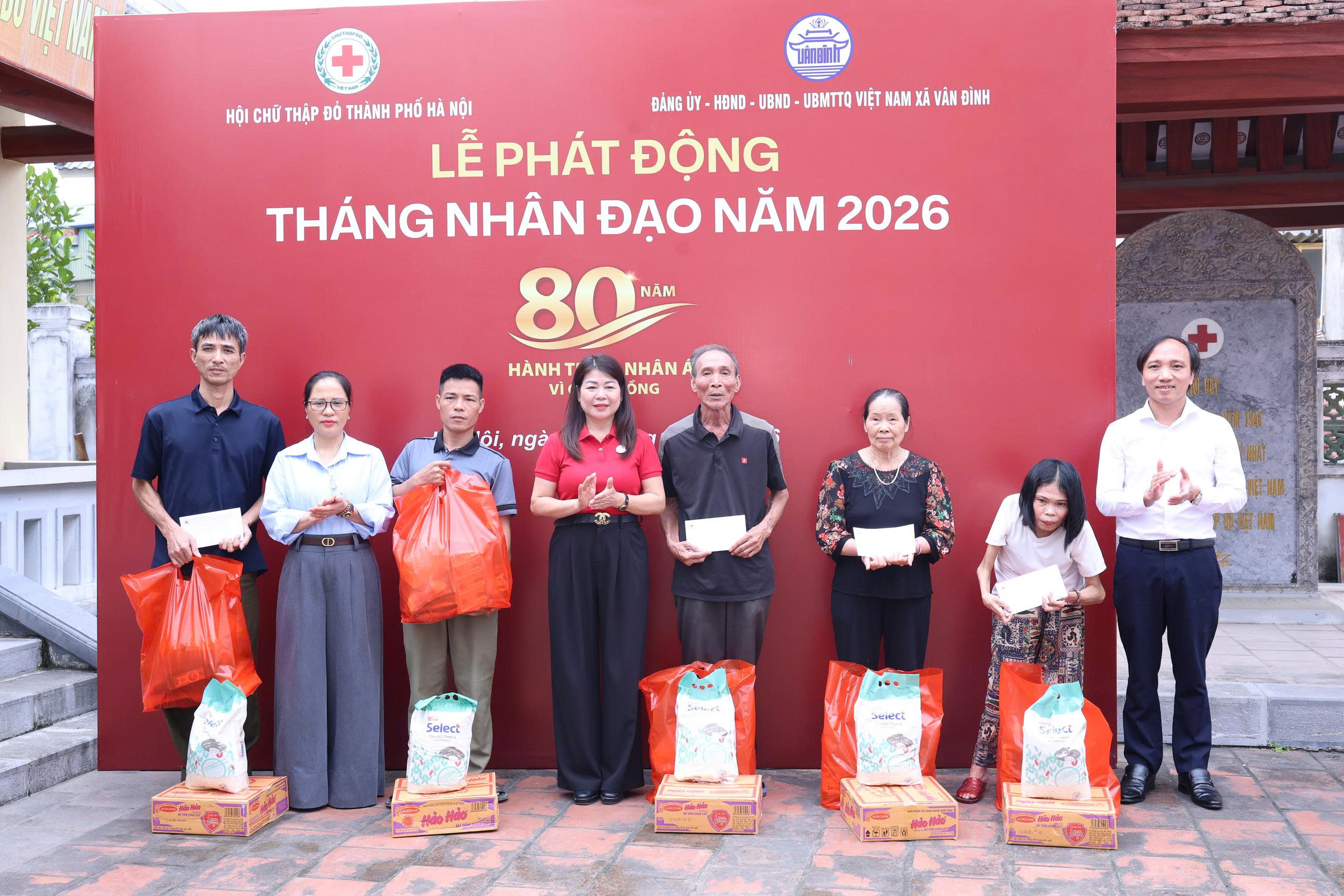 Nhiều hoạt động thiết thực hưởng ứng Tháng Nhân đạo trên địa bàn xã Vân Đình