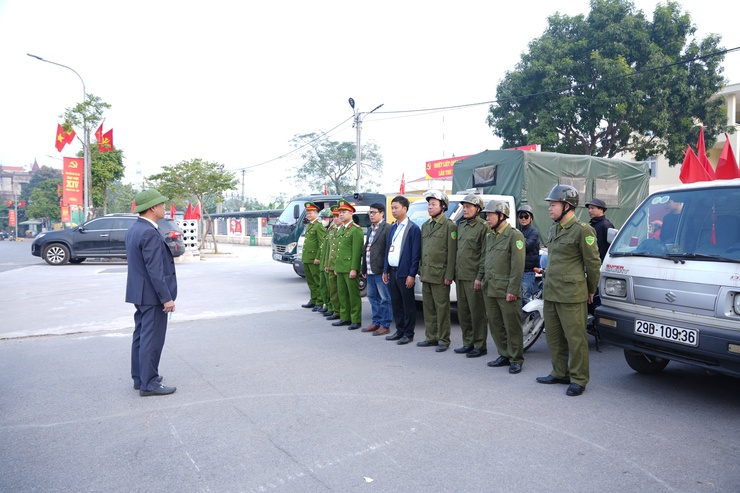 Xã Phù Đổng đồng loạt ra quân xử lý vi phạm, siết chặt kỷ cương trật tự đô thị đầu Xuân 2026