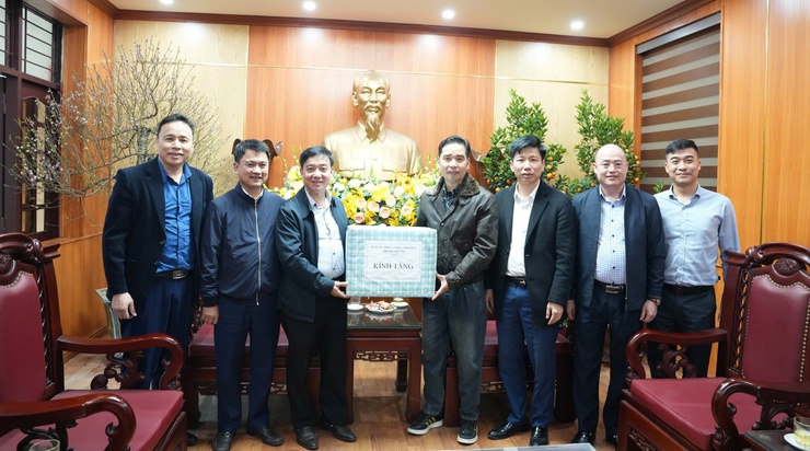 Phường Sơn Tây thăm, động viên các lực lượng trực Tết, bảo đảm an toàn cho nhân dân dịp Xuân Bính Ngọ 2026