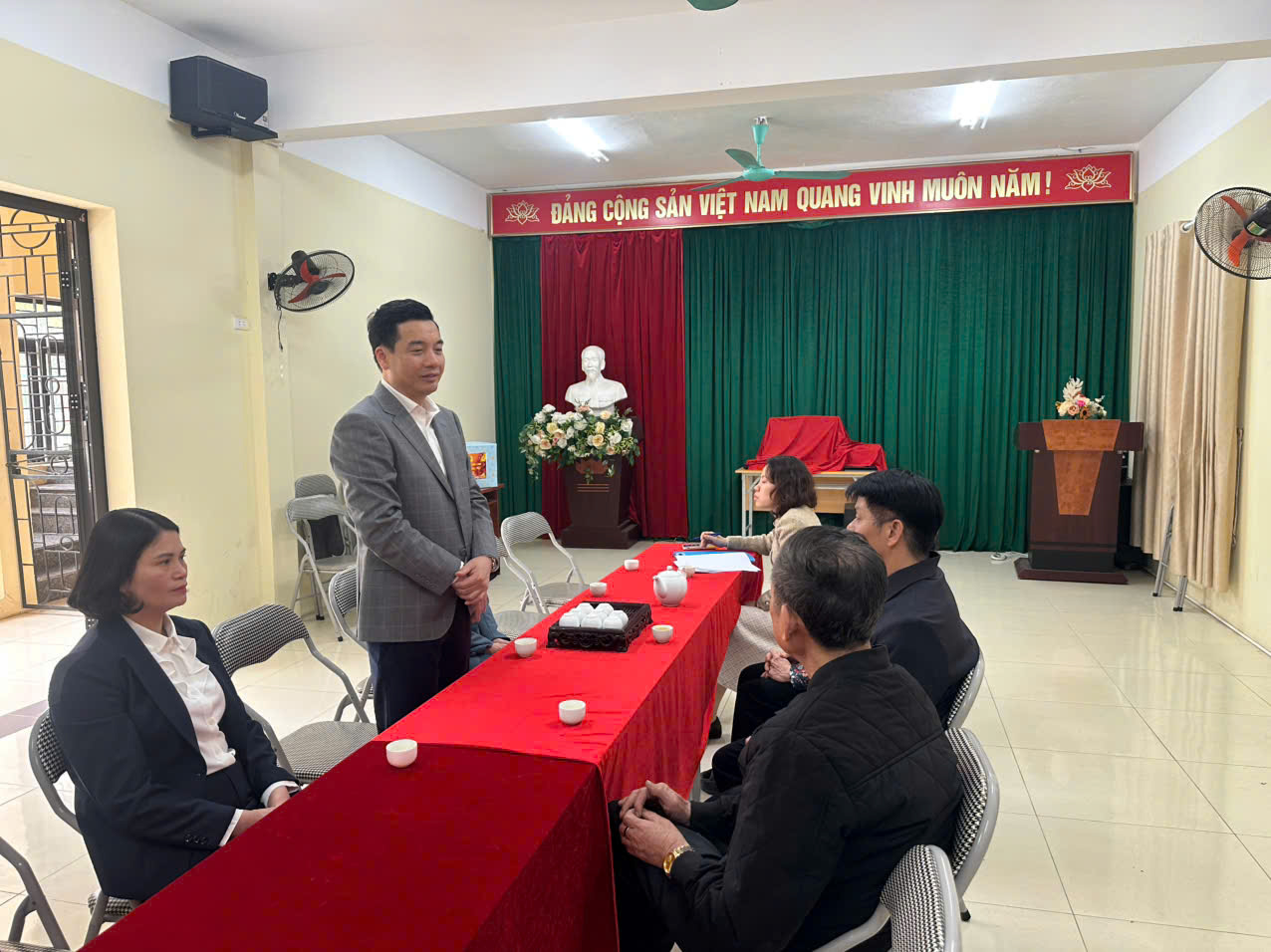 Lãnh đạo xã Gia Lâm tăng cường kiểm tra công tác bầu cử, bảo đảm sẵn sàng cho ngày hội toàn dân