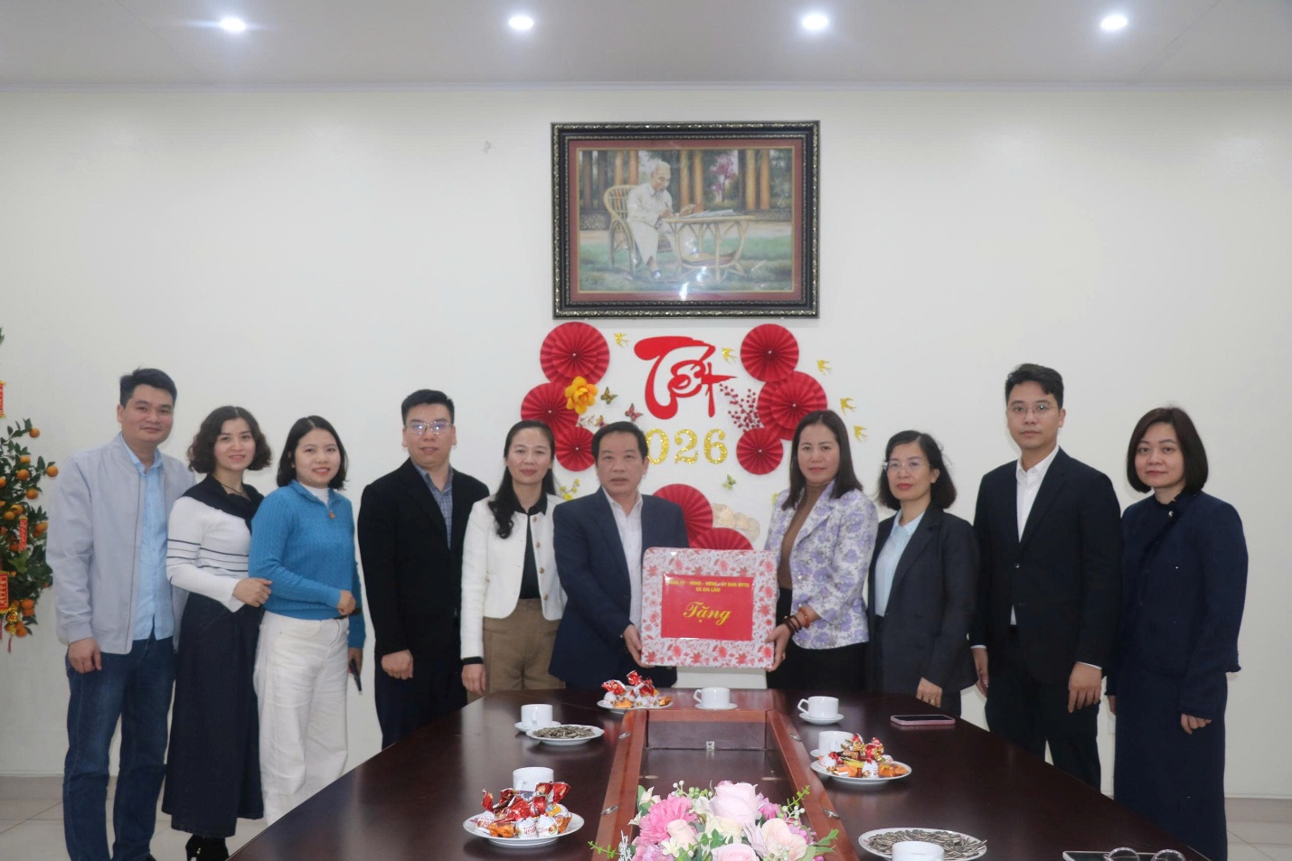 Lãnh đạo xã Gia Lâm thăm, động viên Trạm y tế bảo đảm chăm sóc sức khỏe nhân dân dịp Tết Bính Ngọ 2026