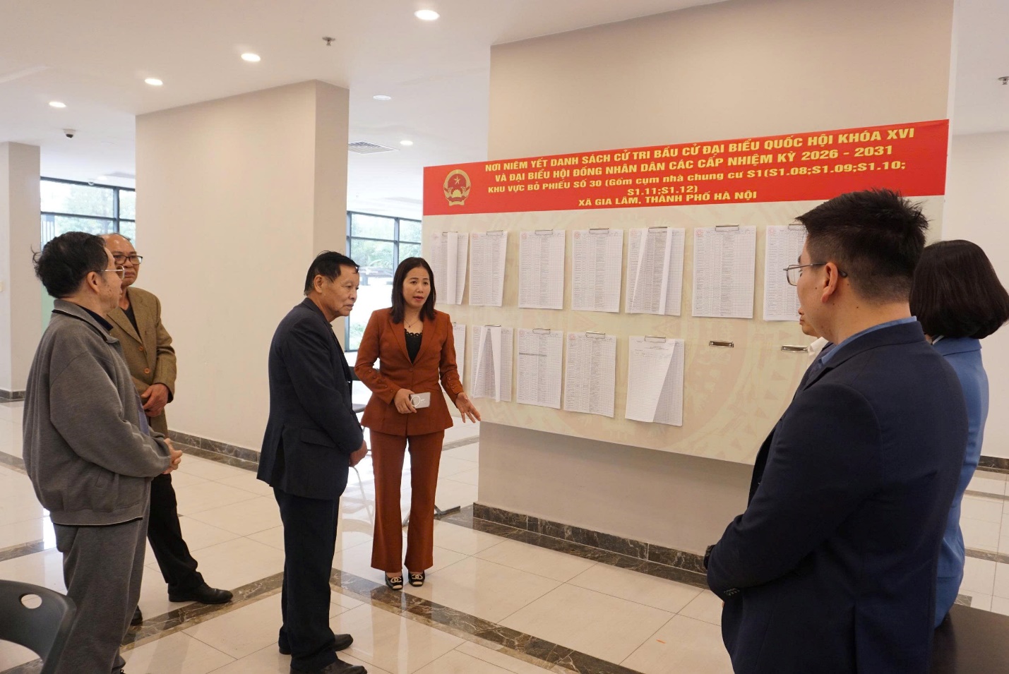 Xã Gia Lâm kiểm tra công tác chuẩn bị bầu cử tại đơn vị bầu cử số 6