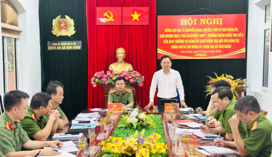 Công an xã Tam Hưng được kiểm tra việc thực hiện nghị quyết, siết chặt kỷ luật, nâng cao hiệu quả bảo đảm an ninh trật tự