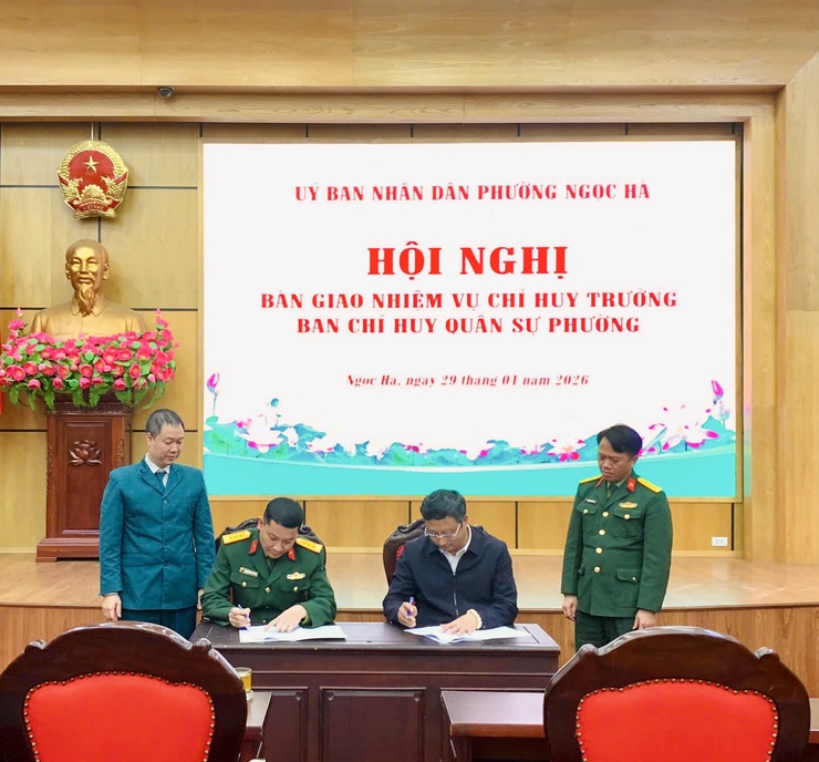 Phường Ngọc Hà kiện toàn nhân sự quân sự cơ sở, bảo đảm liên tục nhiệm vụ quốc phòng địa phương