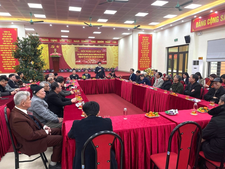 Phường Yên Nghĩa tri ân cán bộ chủ chốt qua các thời kỳ, lan tỏa truyền thống “uống nước nhớ nguồn” dịp Xuân Bính Ngọ