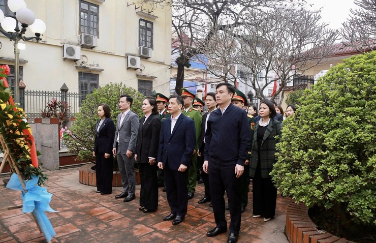Phường Dương Nội dâng hương tri ân anh hùng liệt sĩ dịp Tết Nguyên đán Bính Ngọ 2026