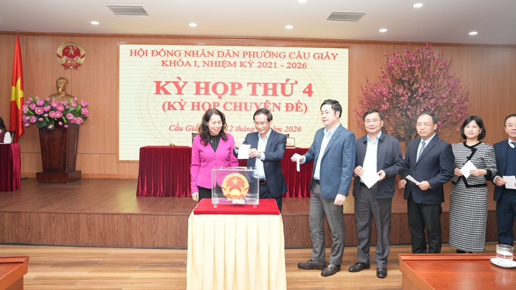 HĐND phường Cầu Giấy thông qua nhiều nội dung quan trọng về nhân sự, ngân sách và đầu tư công