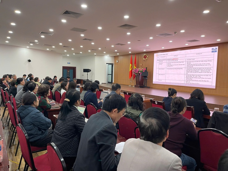 Phường Cầu Giấy đẩy mạnh chuyển đổi số trong công tác Đảng qua tập huấn 4 thủ tục hành chính điện tử