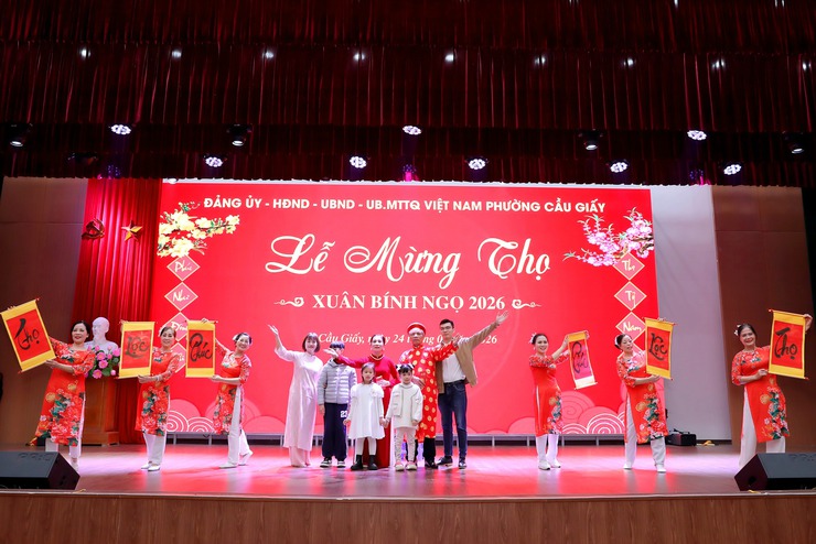 Phường Cầu Giấy tổ chức mừng thọ 928 người cao tuổi, lan tỏa nét đẹp truyền thống đầu Xuân Bính Ngọ
