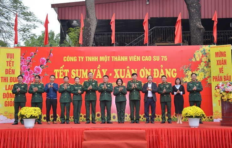 Nhà máy Z175: “Tết sum vầy – Xuân ơn Đảng” lan tỏa gắn kết, chăm lo người lao động dịp Xuân Bính Ngọ 2026