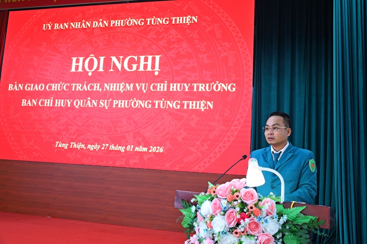 Phường Tùng Thiện kiện toàn chức danh Chỉ huy trưởng Ban Chỉ huy Quân sự, tăng cường năng lực quốc phòng cơ sở