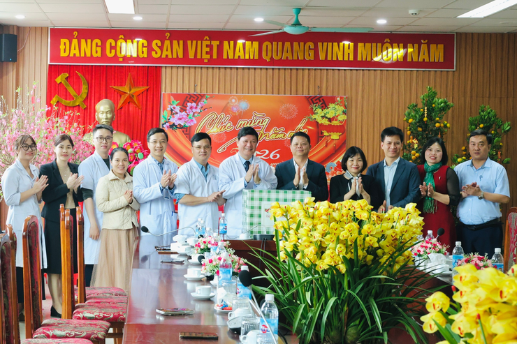 Xã Yên Lãng thăm, động viên lực lượng trực Tết, bảo đảm phục vụ nhân dân thông suốt dịp Xuân Bính Ngọ 2026