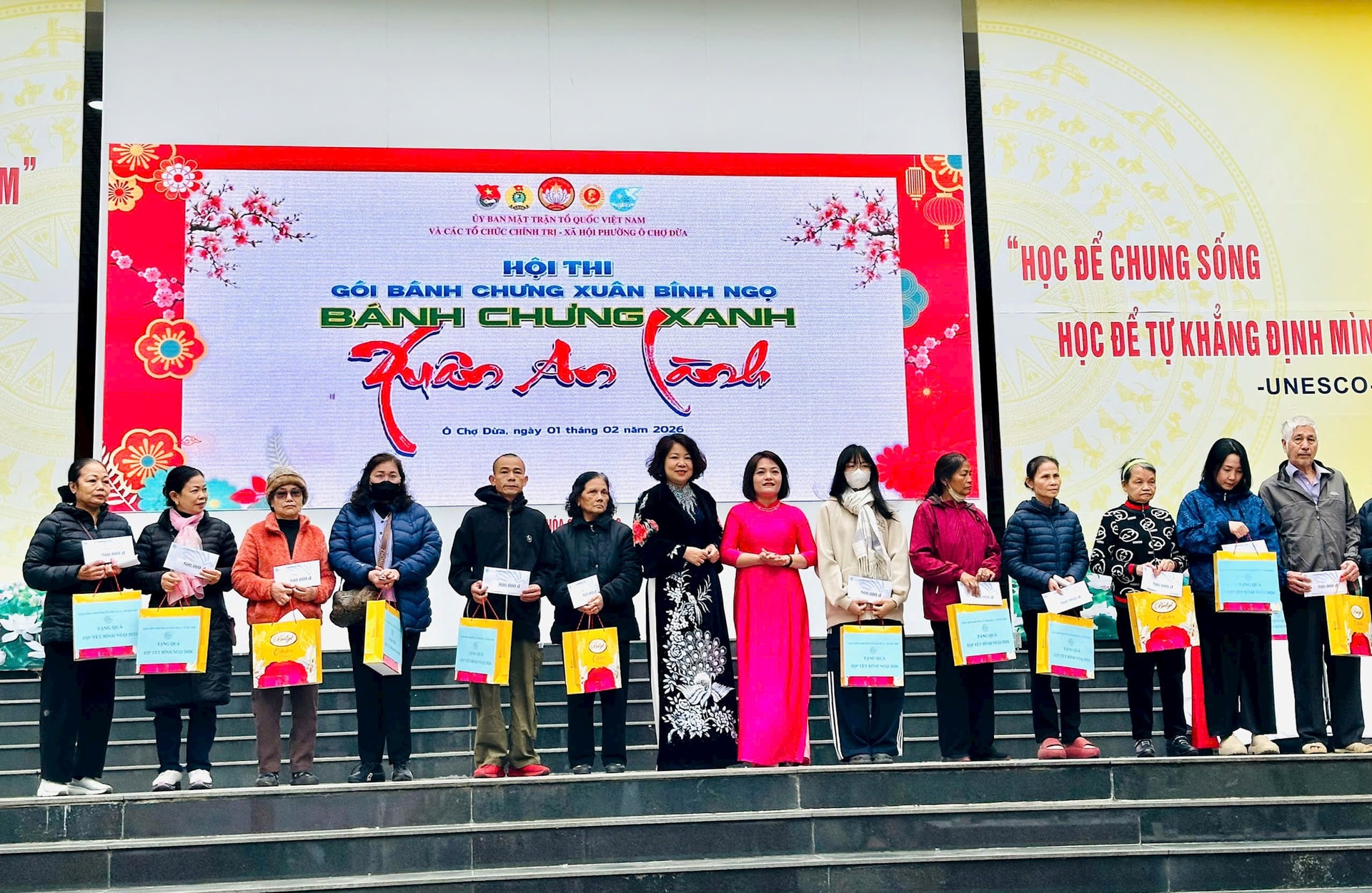 Phường Ô Chợ Dừa lan tỏa yêu thương qua Hội thi “Gói bánh chưng xanh - Trao Tết nghĩa tình”