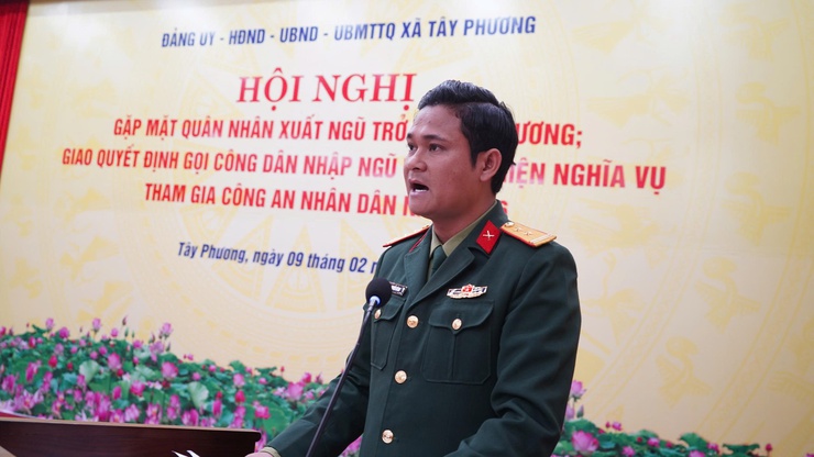 Xã Tây Phương gặp mặt, động viên thanh niên lên đường nhập ngũ và quân nhân xuất ngũ năm 2026