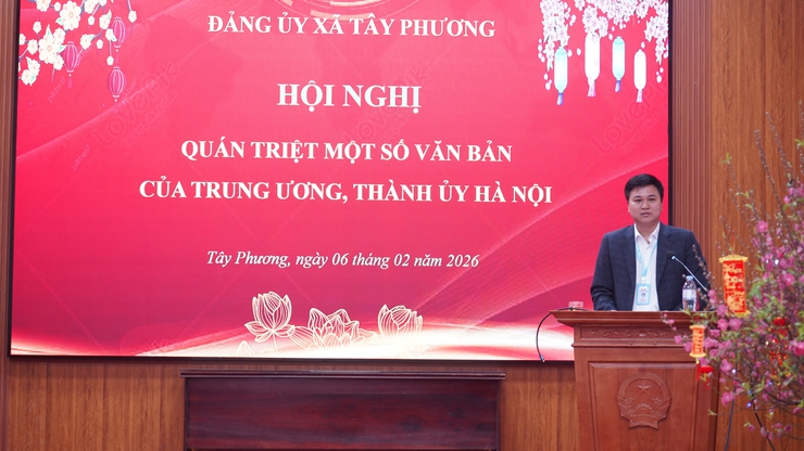 Xã Tây Phương: Quán triệt văn bản chỉ đạo, tập huấn thủ tục hành chính trong Đảng gắn với chuyển đổi số