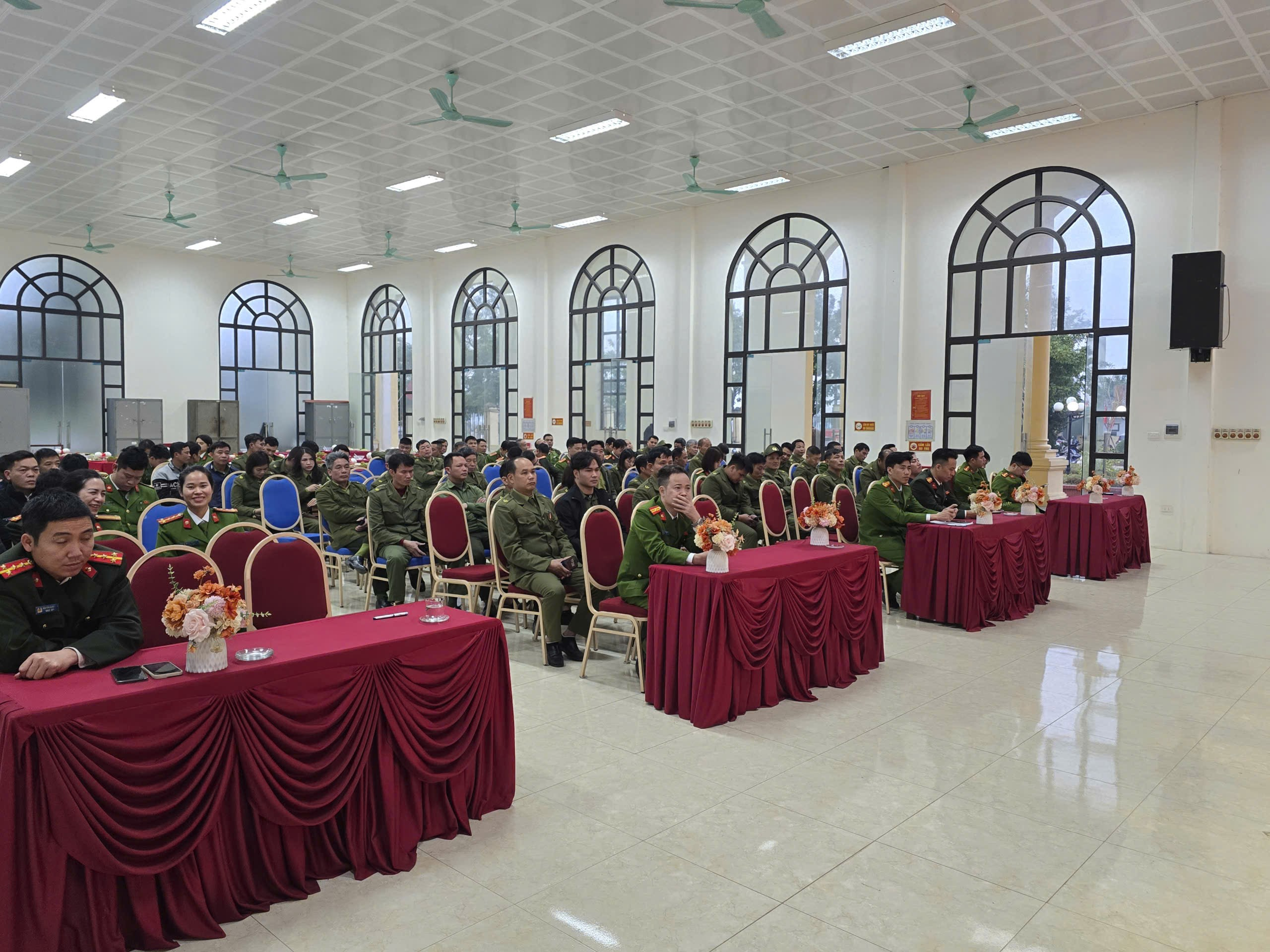 Công an xã Hương Sơn siết chặt phương án bảo đảm an ninh, trật tự Lễ hội Chùa Hương 2026