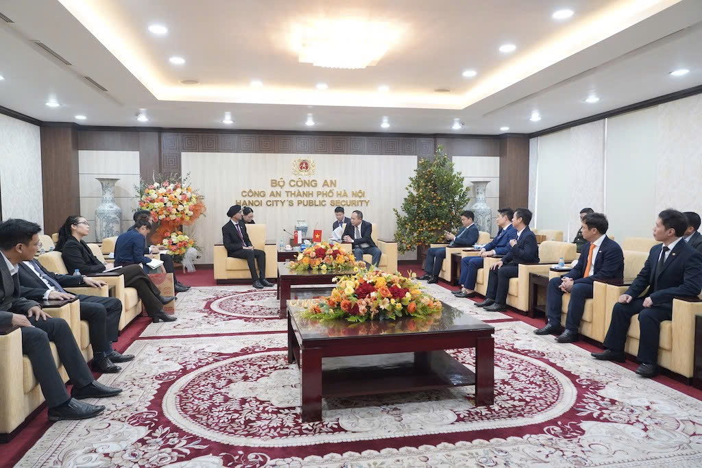 Hà Nội: Công an thành phố làm việc với Đại sứ Singapore, thúc đẩy hợp tác xây dựng đô thị thông minh