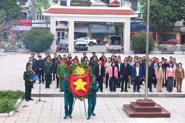 Xã Thường Tín dâng hương tưởng niệm anh hùng liệt sĩ, khơi dậy khí thế thi đua đầu Xuân Bính Ngọ 2026
