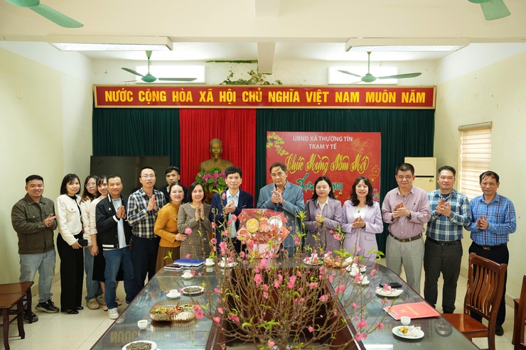 Xã Thường Tín thăm, chúc Tết các lực lượng trực, bảo đảm phục vụ Nhân dân dịp Xuân Bính Ngọ 2026
